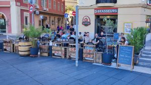 Bon bar restaurant à Nice