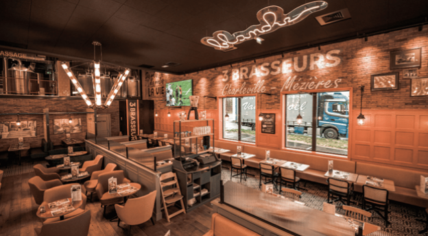 Restaurant avec bar qui diffuse pour voir un match sur Charleville Mézières