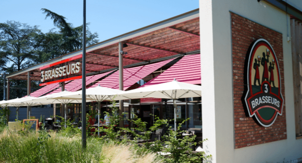 Restaurant avec bar qui diffuse pour voir un match sur Écully près de Lyon
