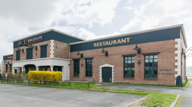 Restaurant avec bar qui diffuse pour voir un match à Metz