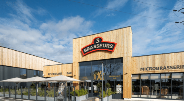 Restaurant avec bar qui diffuse pour voir un match sur Neuville en Ferrain