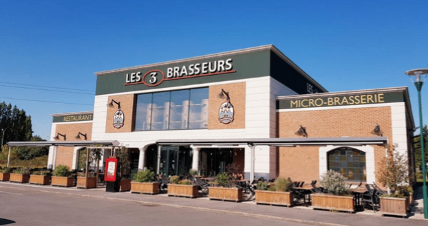 Restaurant avec bar qui diffuse pour voir un match sur Petite-Forêt près de Valenciennes